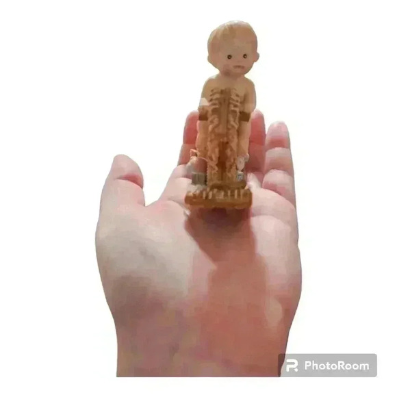 ❤️Free with bundle❤️Small knick knack! - Picture 2 of 2